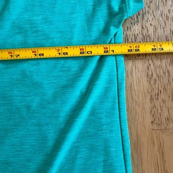 Tuff Athletics Women’s Teal Short Sleeve Athletic Top XL Keyhole Back - Picture 5 of 6